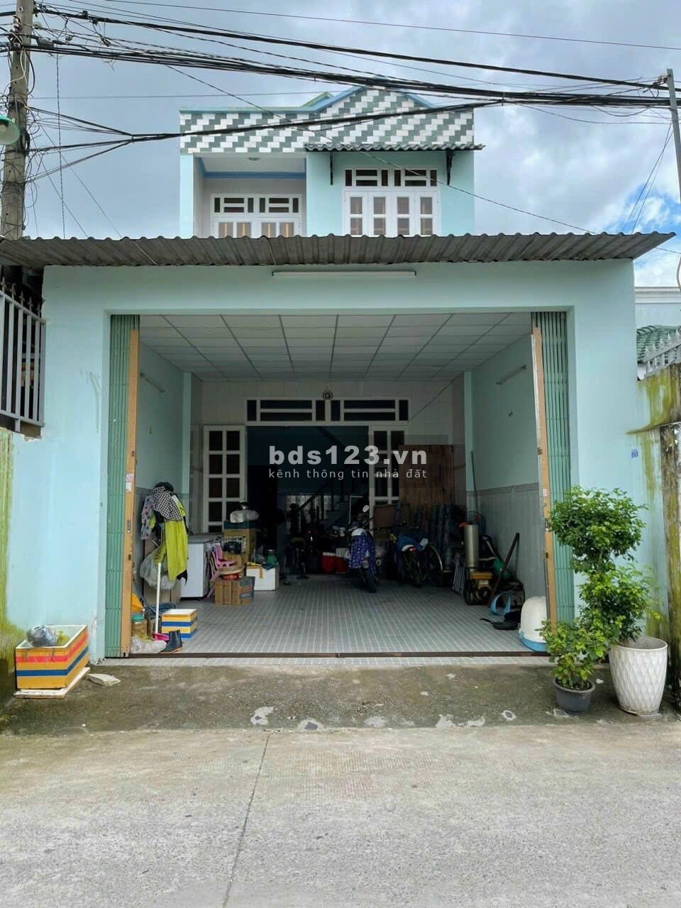 Bán Gấp Căn Nhà 1 lầu 150m2 Ngay chợ Bình Chánh, Đang cho thuê 5tr/Tháng , giá 560 triệu.