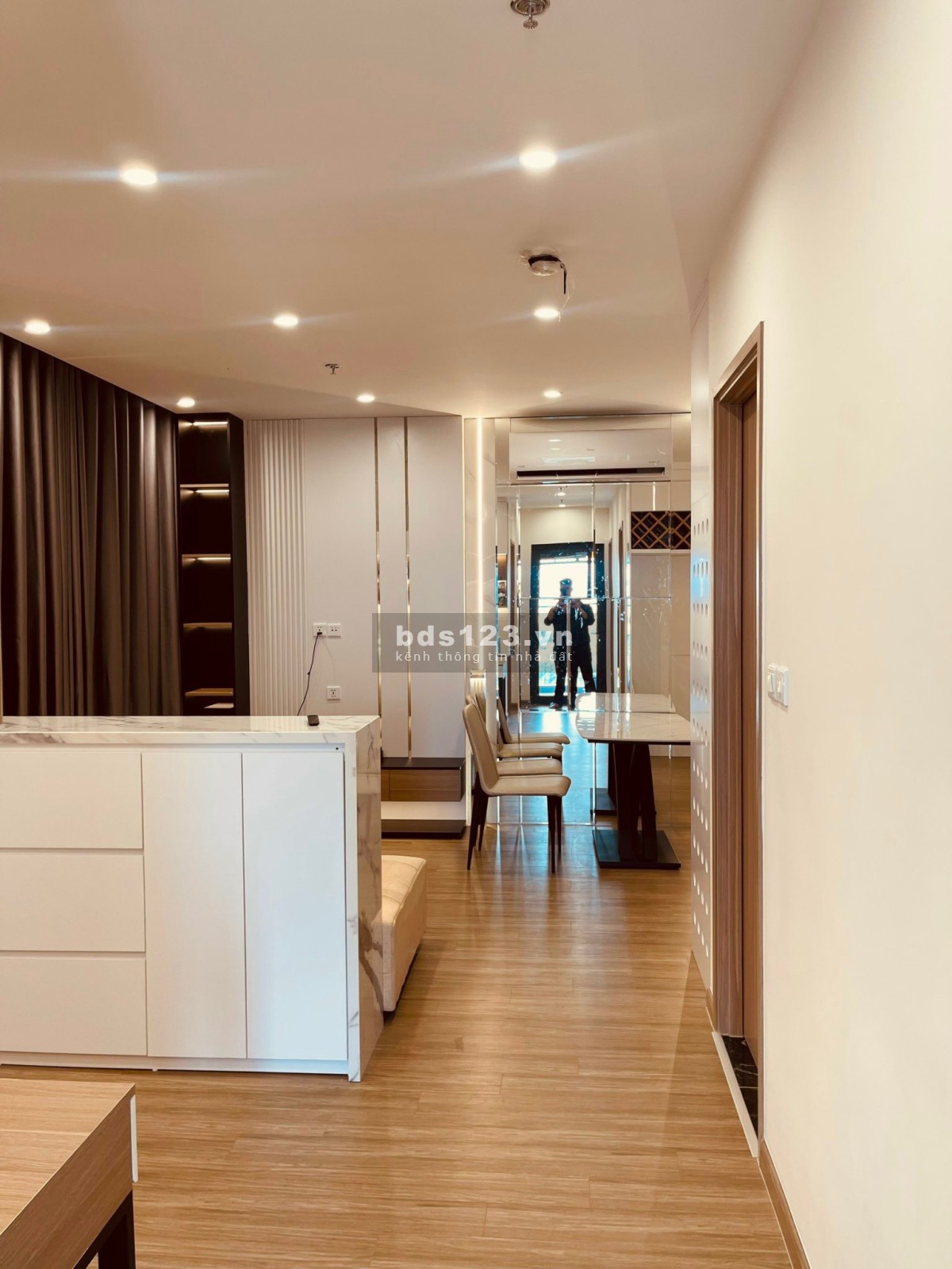 Bán nhanh căn 2pn 3.7xx, tầng trung, full nội thất đẹp, giá thương lượng