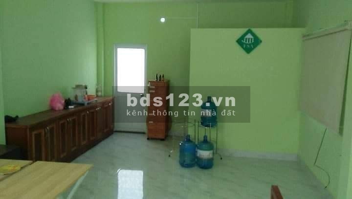 Bán nhà 1 trệt 2 lầu sân thượng giá 2,35 tỷ