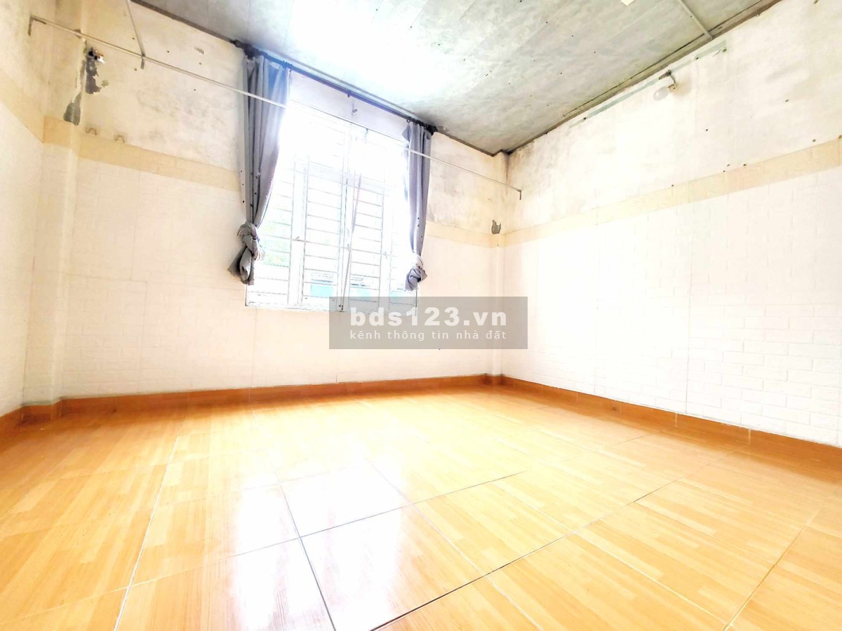 Nhà đẹp 2 tầng- Gía rẻ nhất Hải Châu Đà Nẵng - Đường ô tô 6m, có vỉa hè