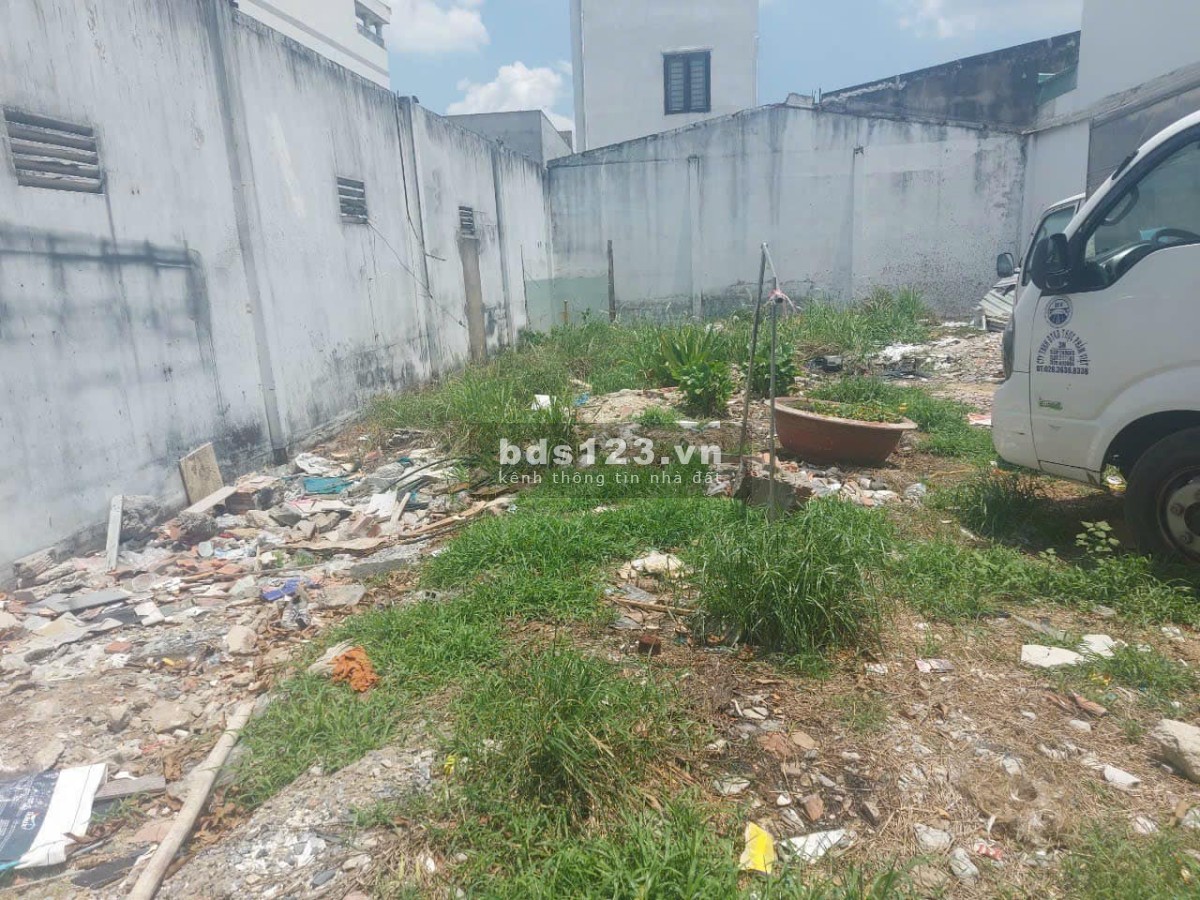 Bán đất ngay chợ, mặt tiền đường chỉ 590tr