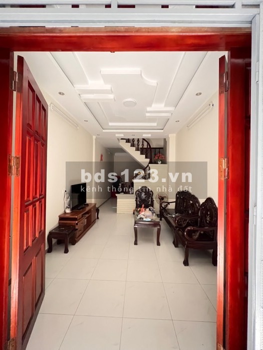 Bán nahf đường Hoàng Mai - Phân lô - Ngõ thông tứ tung.