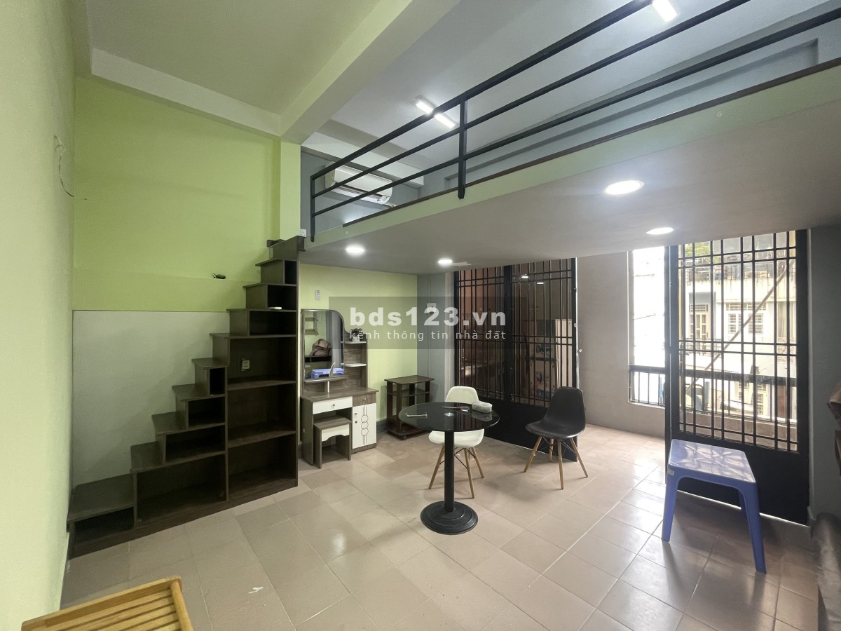 Phòng 40m2 có gác rộng, ban công, bếp, máy giặt…giờ tự do