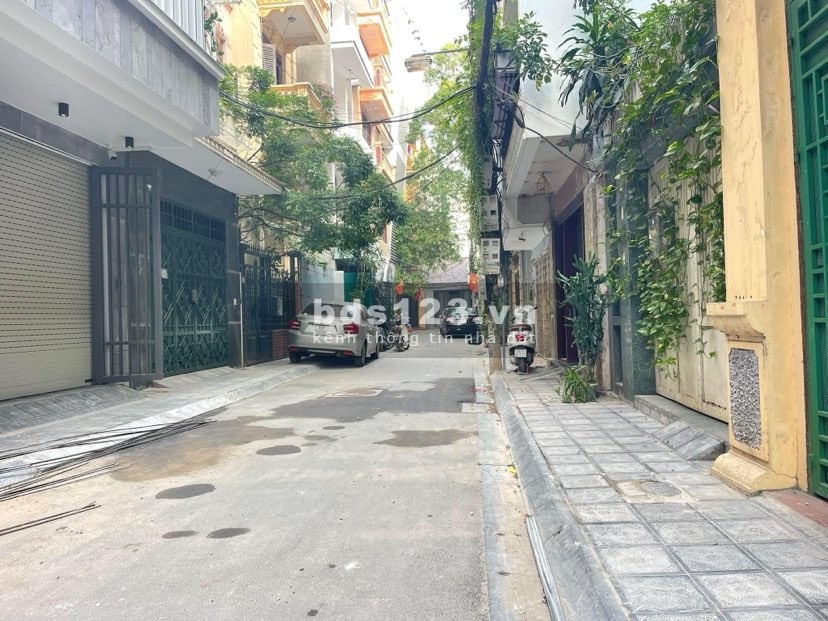 Cực phẩm! Phố Quần ngựa Ba Đình. 70m, 6 tầng, thang máy. Chỉ 300tr/m chưa TL
