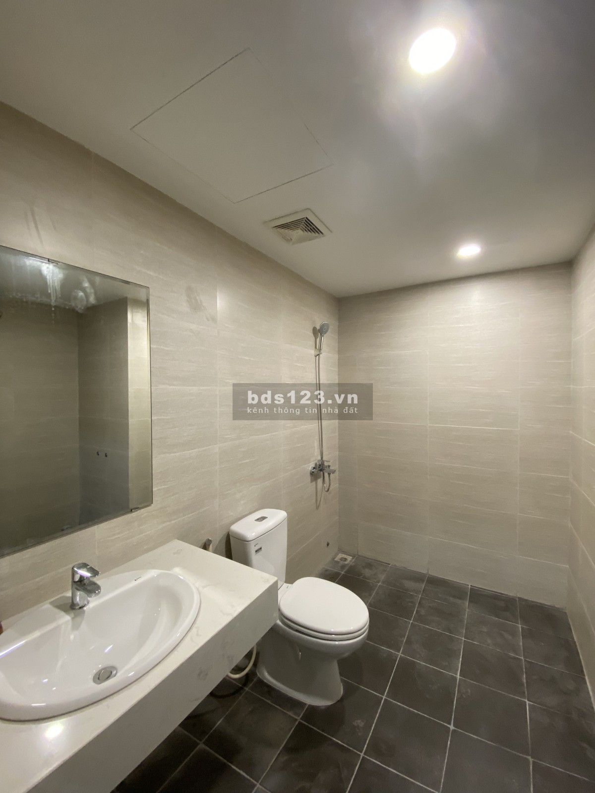 (NHÀ MỚI 100%) Chính chủ cho thuê căn góc 3pn 135m2 CT5 MHDI Lê Đức Thọ