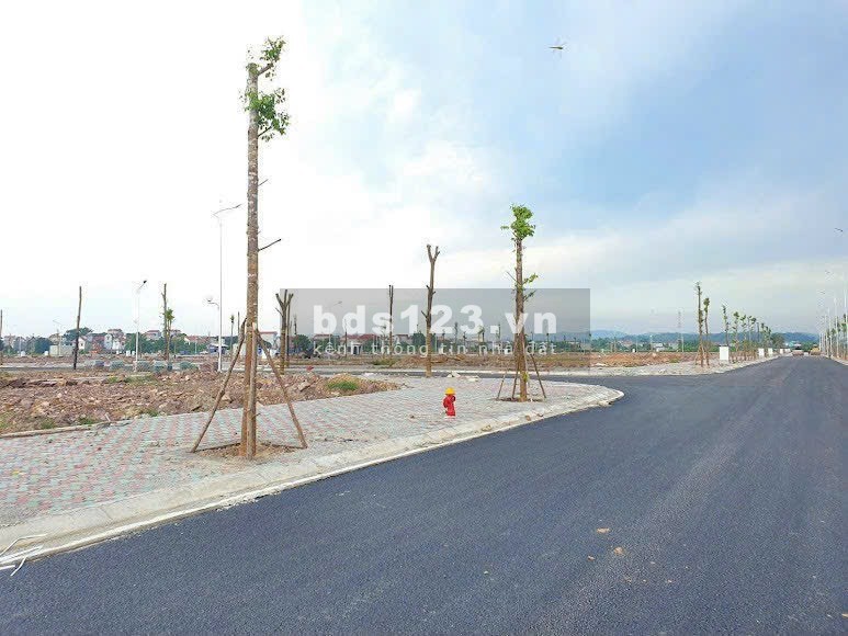 Cần bán ngay lô đất hướng Tây Nam tài lộc sát cạnh kcn 718 ha