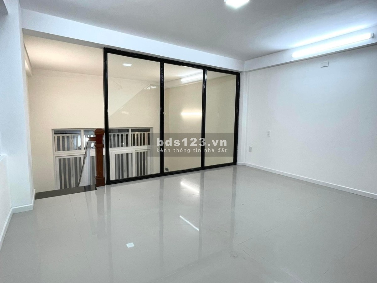 Nhà sau mặt tiền Hàm Nghi, 3 tầng, 50M2 chỉ 2.85 tỷ