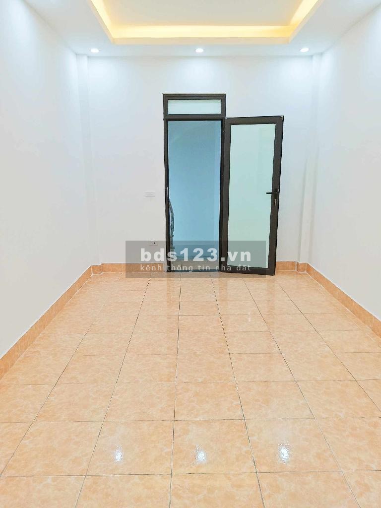 Vĩnh Hưng, Hoàng Mai, 26 m 4 tầng, 2.75 tỷ. Vị trí đẹp, gần ngõ thông ô tô