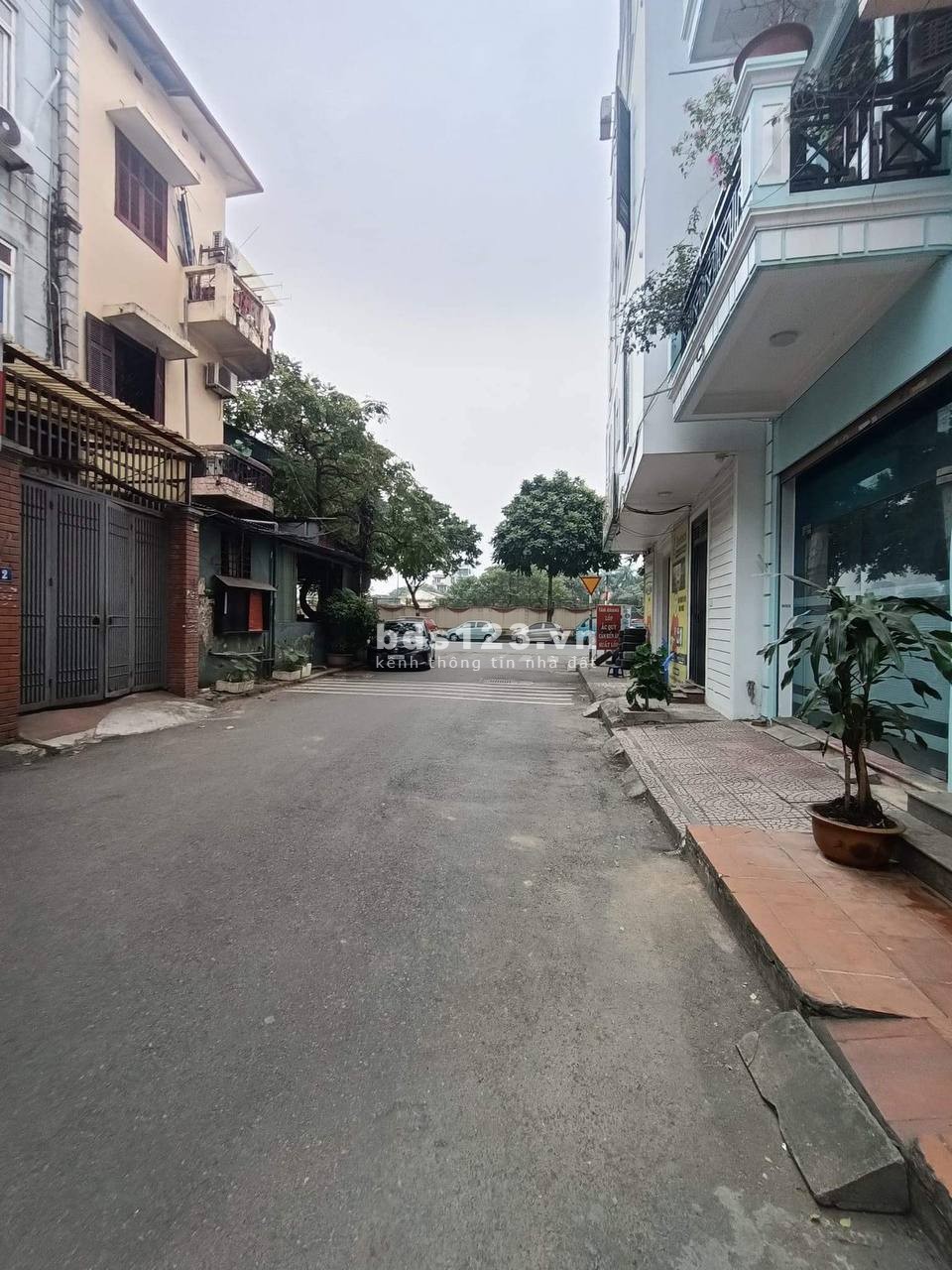 Bán đất tặng nhà phố Lê Trọng Tấn – Phân Lô – Ô tô tránh - Vỉa Hè - Mặt Tiền 8m