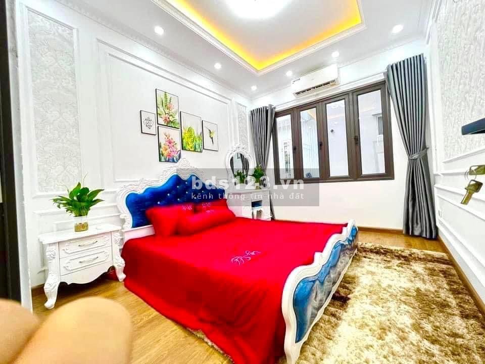 Phố Xuân La 300M ra Hồ Tây lộng gió - 4 Tầng 42M2 - Ba gác vào tận nơi - Rất hiếm - NHỈNH 3 Tỷ