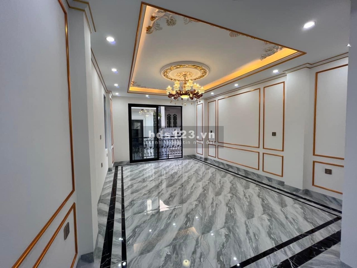 Bán nhà Thụy Khê đi định cư Mỹ 43M - 7 Tầng - Thang máy - 11.3 tỷ