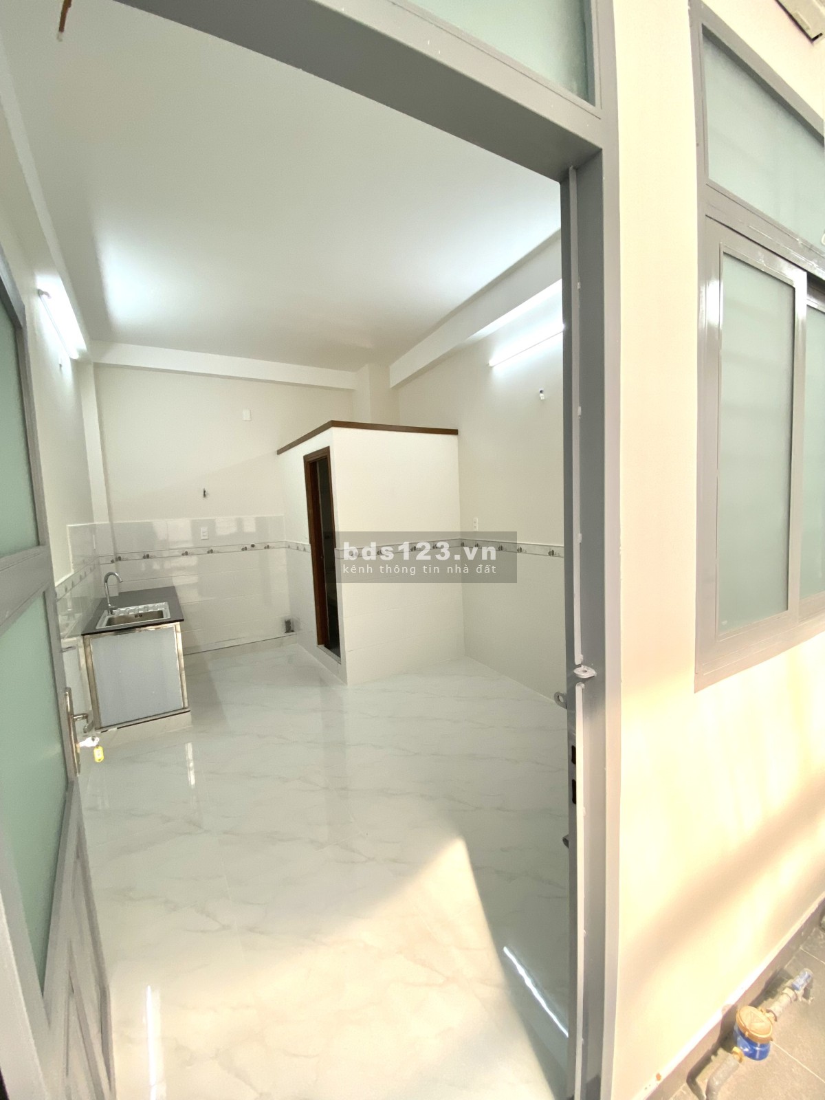 Phòng mới xây mới 100% đường Nguyễn Kiệm. Gần CV Gia Định