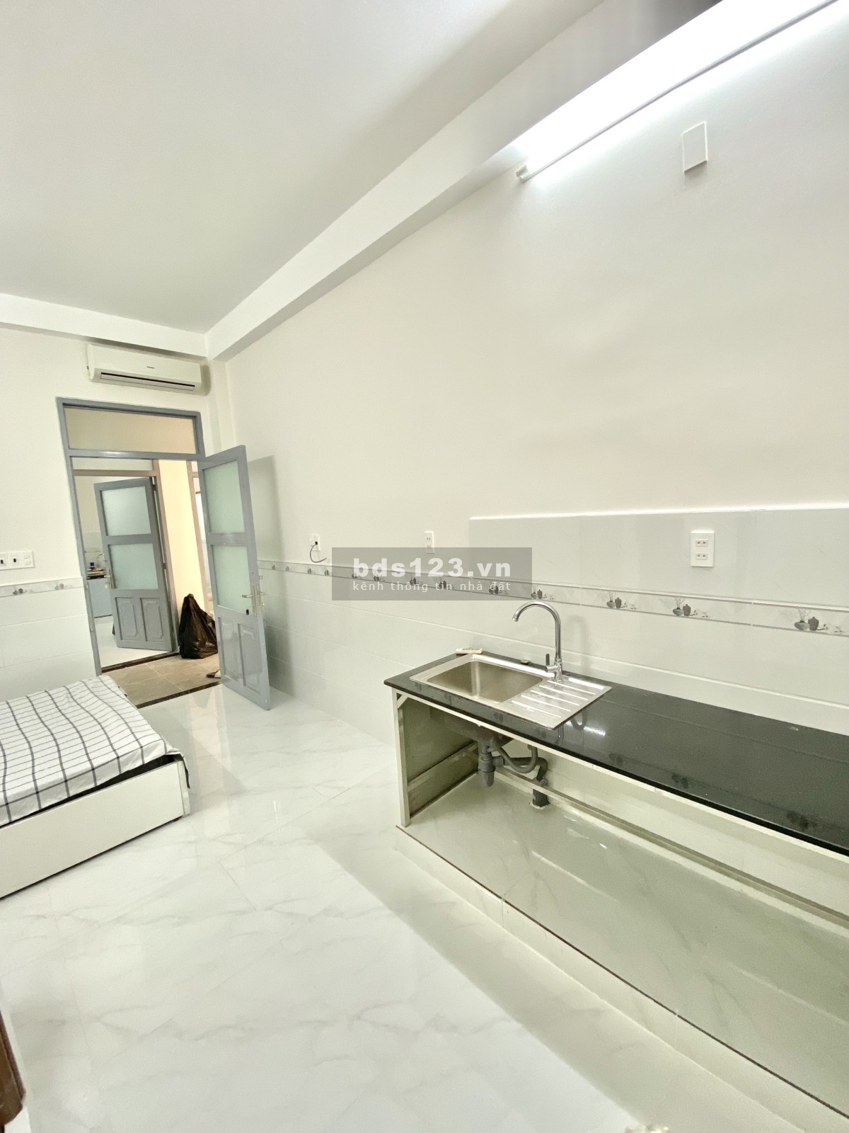 Phòng mới xây mới 100% đường Nguyễn Kiệm. Gần CV Gia Định