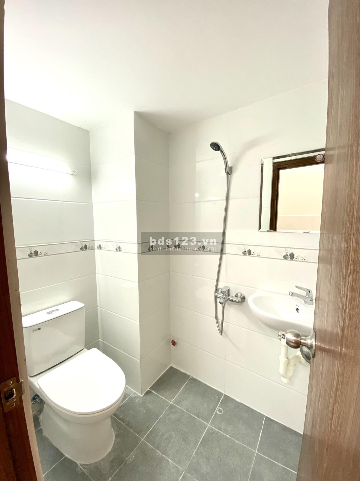 Phòng mới xây mới 100% đường Nguyễn Kiệm. Gần CV Gia Định