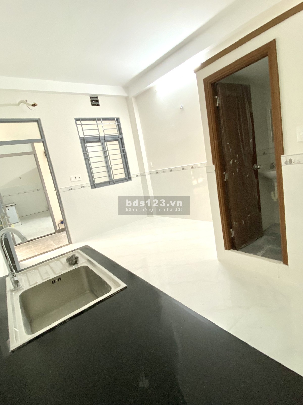 Phòng mới xây mới 100% đường Nguyễn Kiệm. Gần CV Gia Định