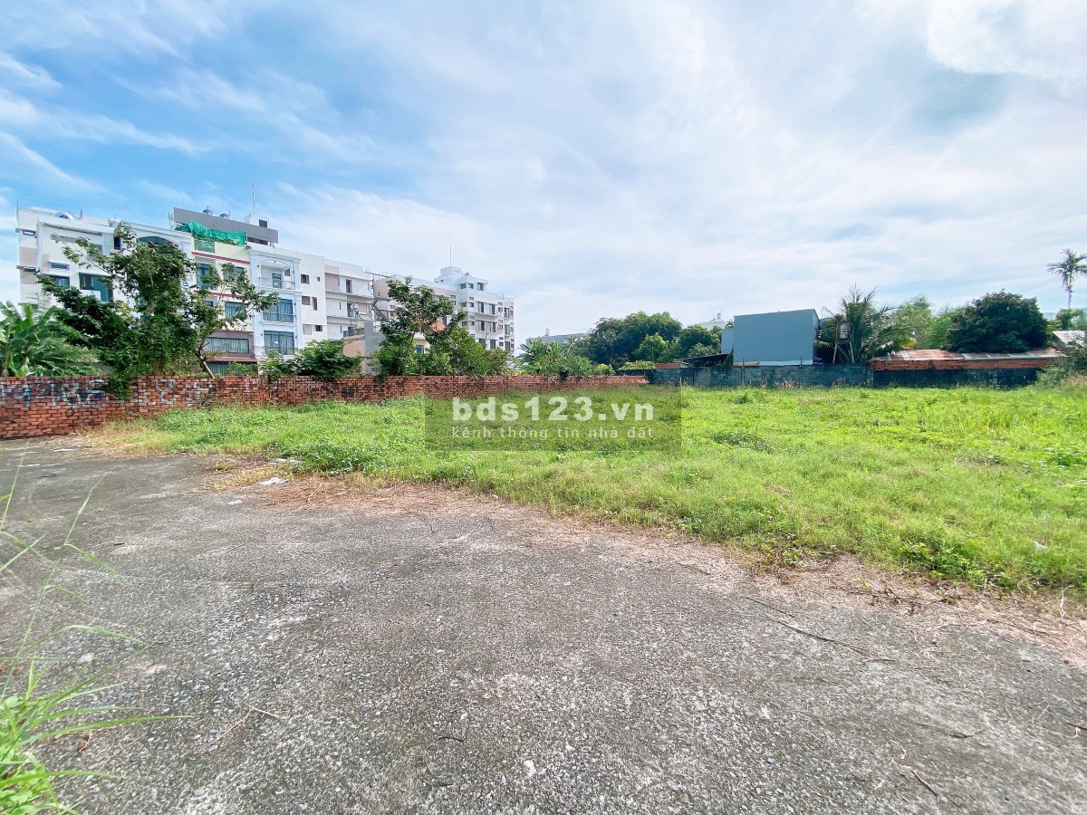 Bán lỗ lô đất 800m2 Full thổ cư hẻm xe tải đường Võ Văn Hát Quận 9 chỉ 27 tỷ