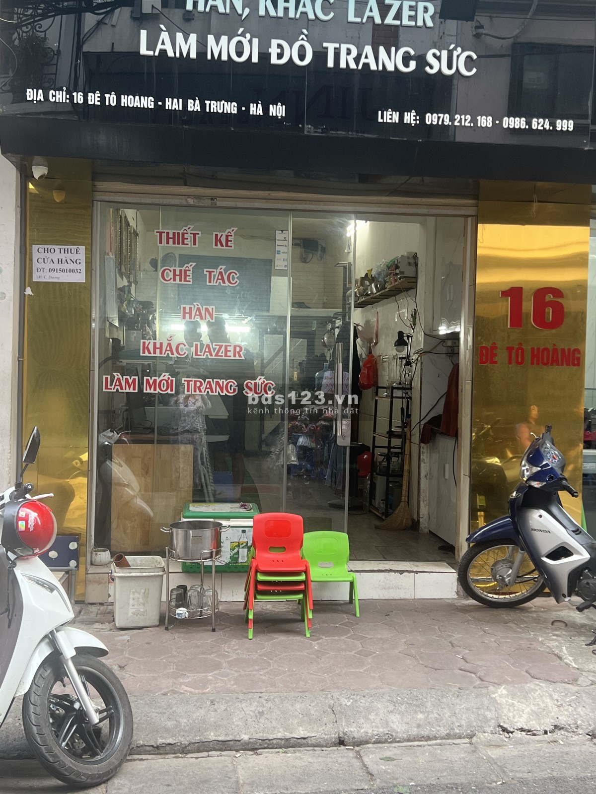 Cho thuê cửa hàng Tầng 1Diện tích :25m2Mt:3,3mVỉa hè:2,7mĐường trước nhà 5m