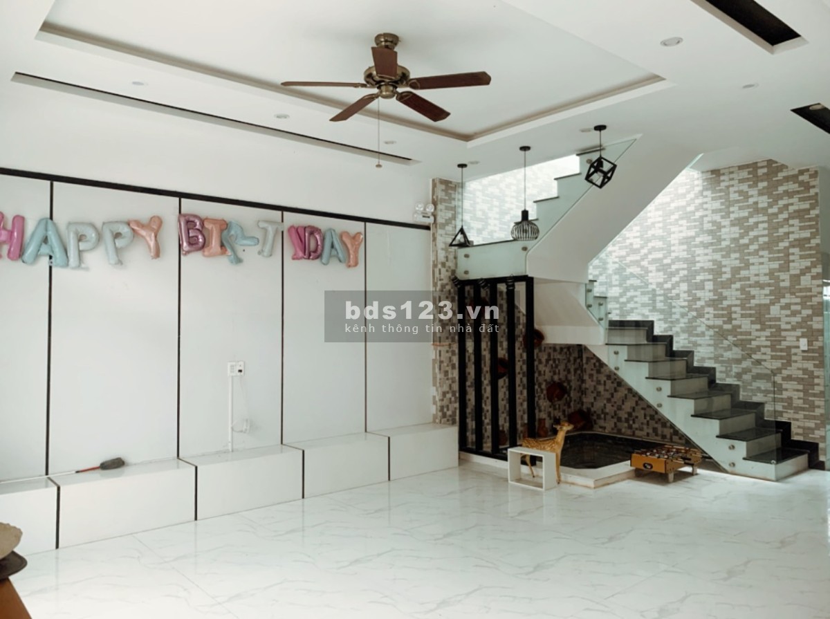 Cho thuê nhà Nguyên căn mặt tiền Shophouse FPT City Công Năng 2 tầng 2PN, 2Wc, 1PK, full nội thất.