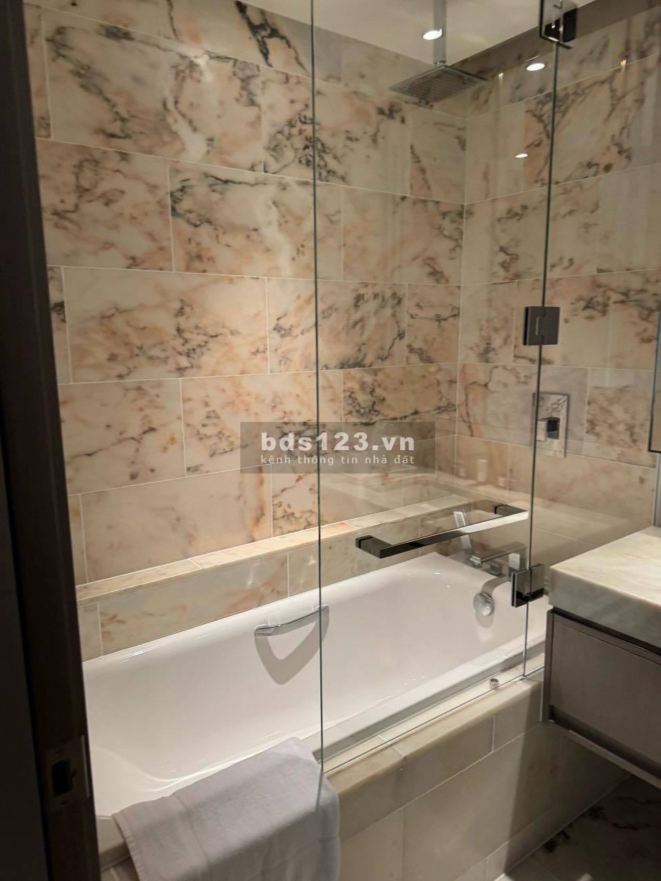 (English below) Căn hộ khách sạnPrime Superior Suite Marriott - giá US $3.500/tháng (~86tr)