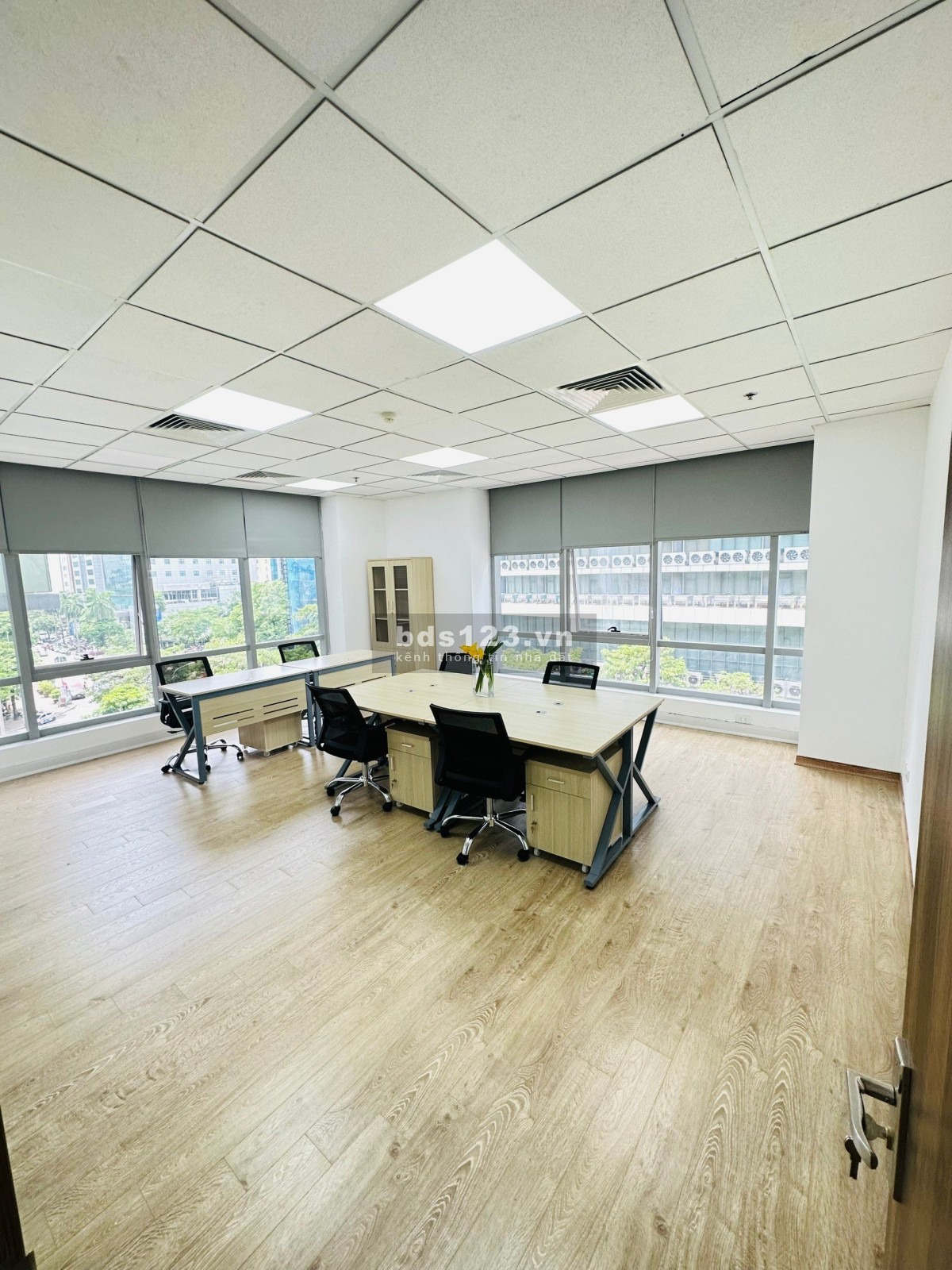 Cho Thuê văn phòng trọn gói đã setup sẵn nội thất tại Duy Tân, Quận Cầu Giấy, Hà Nội