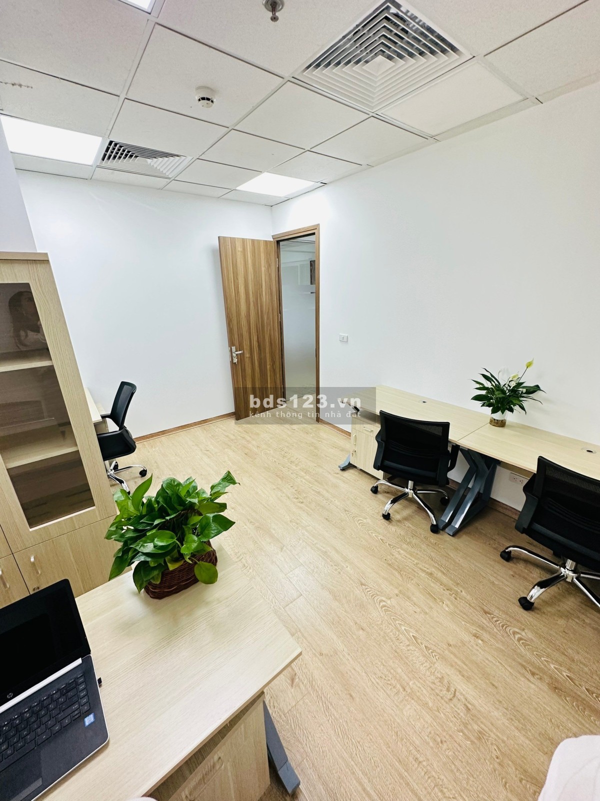 Cho Thuê văn phòng trọn gói đã setup sẵn nội thất tại Duy Tân, Quận Cầu Giấy, Hà Nội