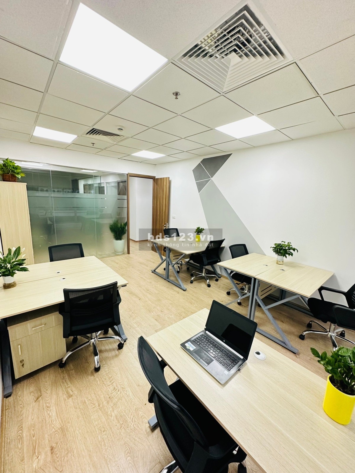 Cho Thuê văn phòng trọn gói đã setup sẵn nội thất tại Duy Tân, Quận Cầu Giấy, Hà Nội