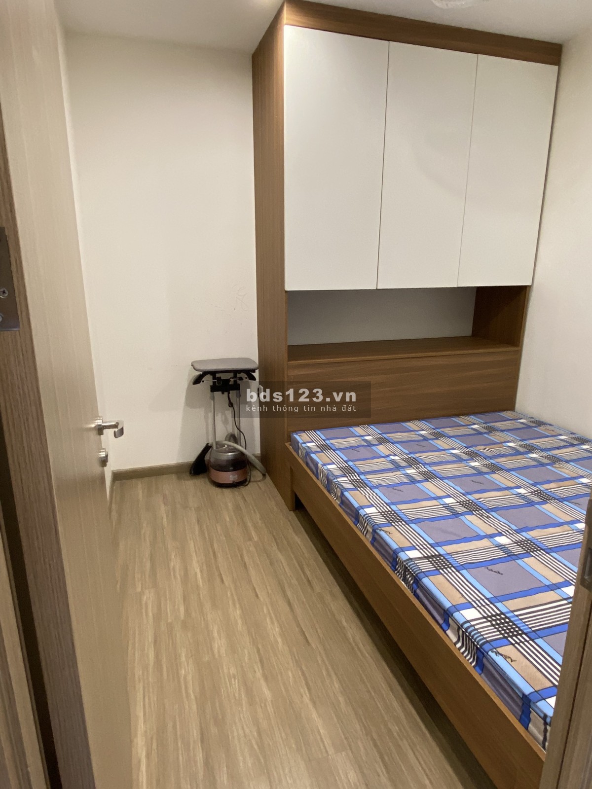 Bán gấp căn hộ 2PN 1WC tại Vinhomes Smart City, view đẹp, full đồ, giá ưu đãi 2.4xx tỷ.