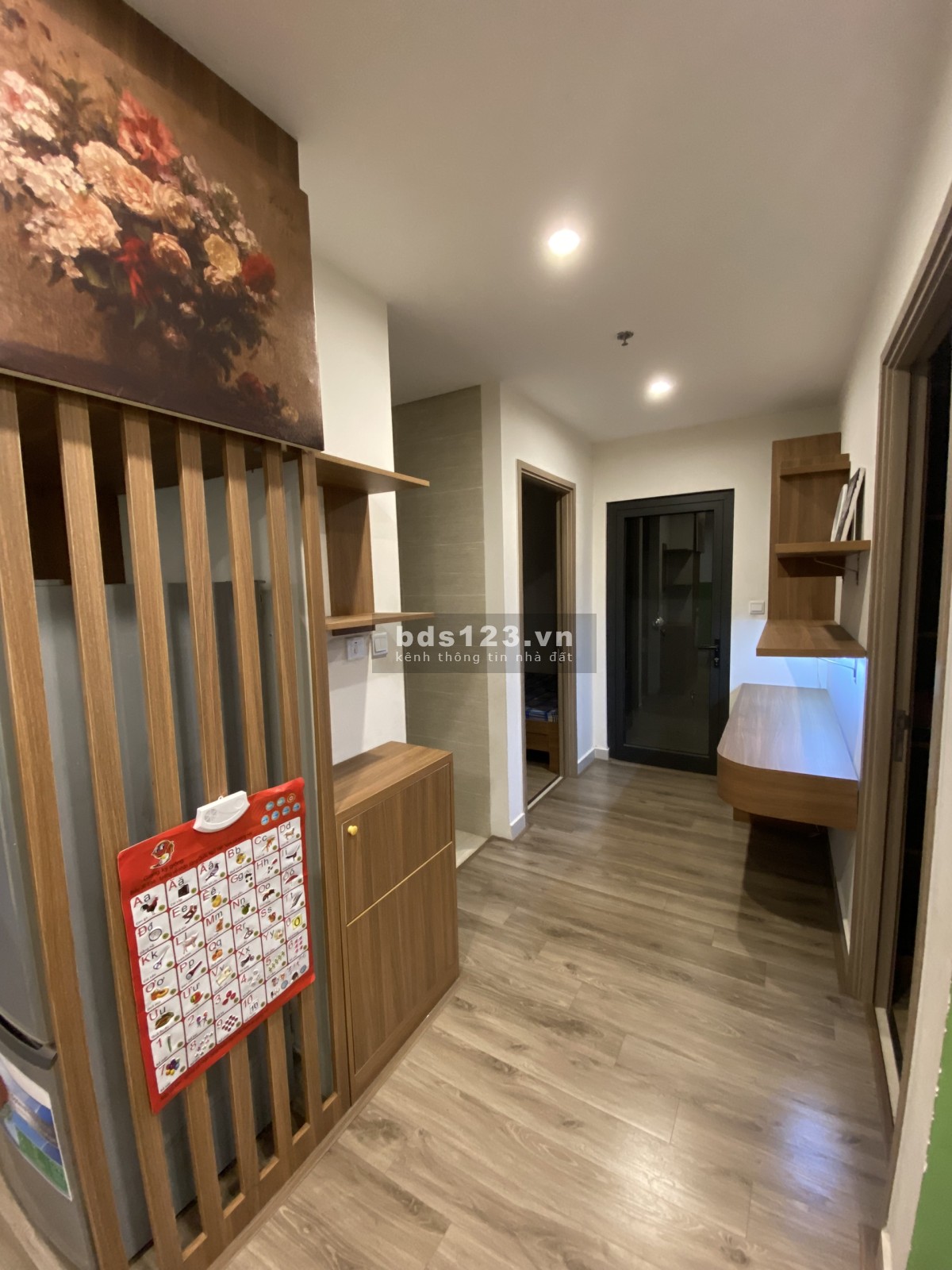 Bán gấp căn hộ 2PN 1WC tại Vinhomes Smart City, view đẹp, full đồ, giá ưu đãi 2.4xx tỷ.