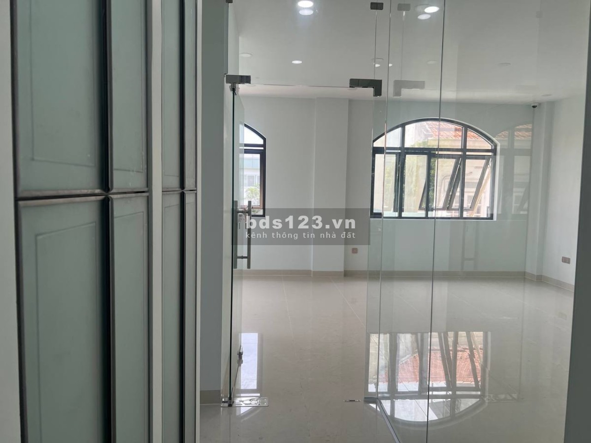 Cho thuê biệt thự làm văn phòng/ kinh doanh phường An Phú, có thang máy