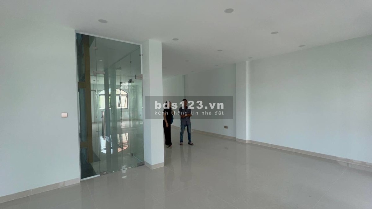 Cho thuê biệt thự làm văn phòng/ kinh doanh phường An Phú, có thang máy