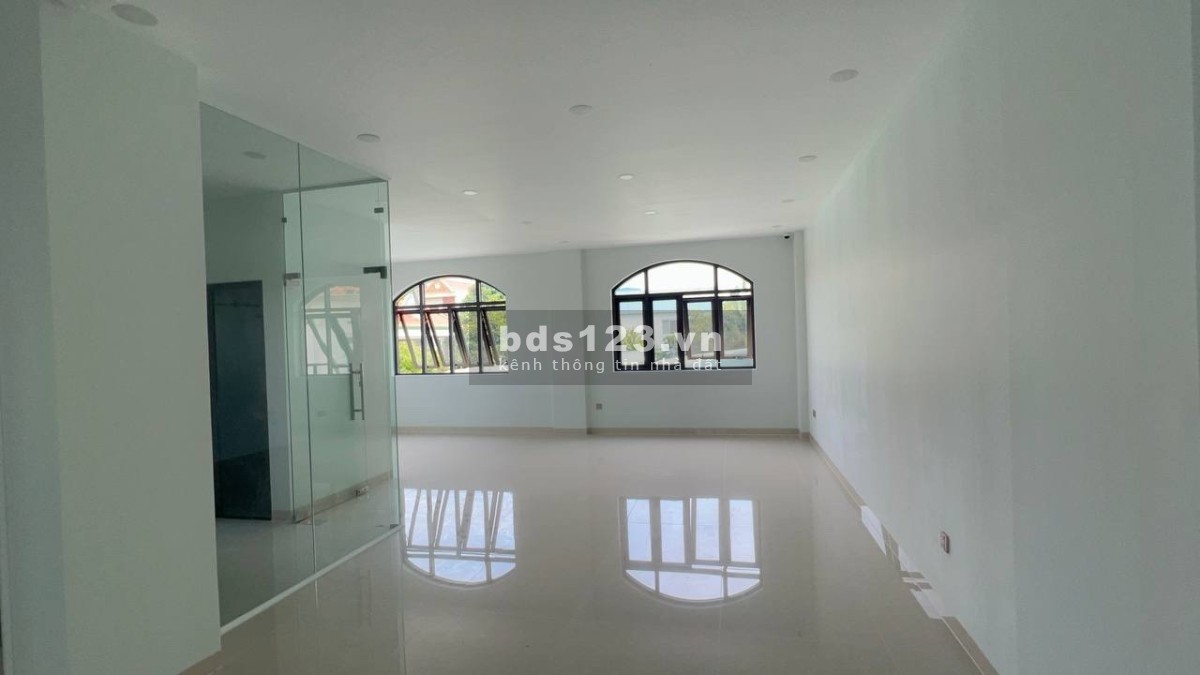 Cho thuê biệt thự làm văn phòng/ kinh doanh phường An Phú, có thang máy