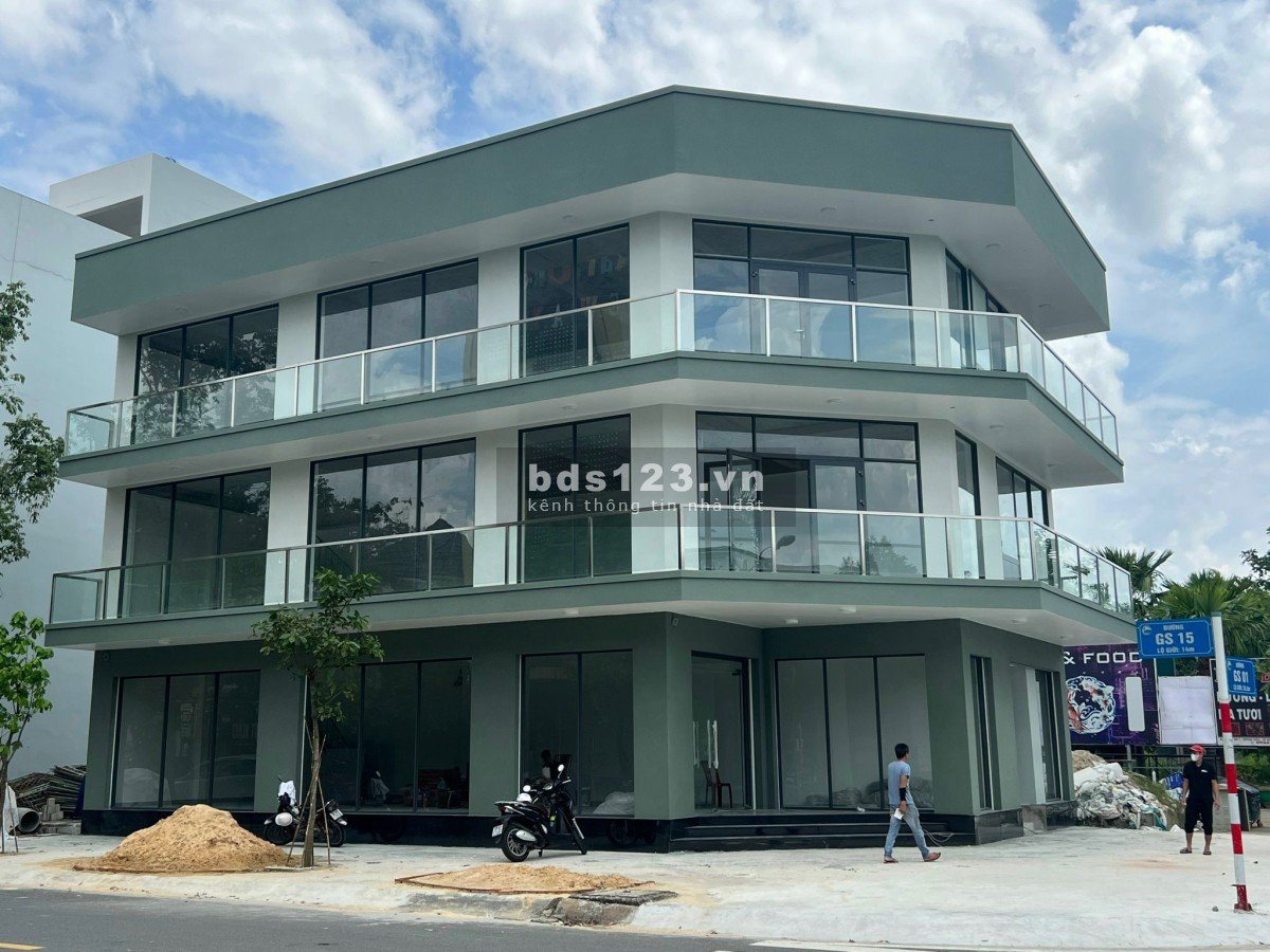Chính chủ cho thuê nhà góc 2 mặt tiền 233m² đường GS 1 và GS 15, TP Dĩ An, Bình Dương.