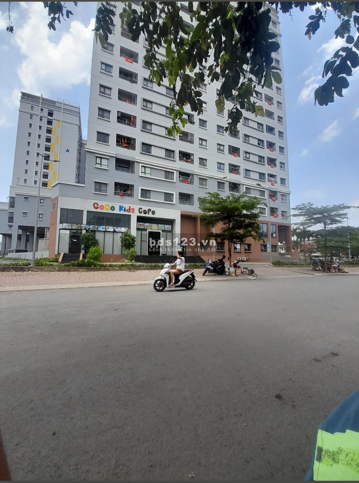 Siêu phẩm! Lô góc 354m2 16x21.5, 2 MT nhựa 8m, khu dân trí cao, công chức nhà nước, giáp Sài Gòn