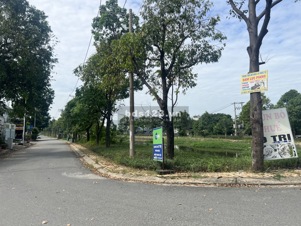 Siêu phẩm! Lô góc 354m2 16x21.5, 2 MT nhựa 8m, khu dân trí cao, công chức nhà nước, giáp Sài Gòn