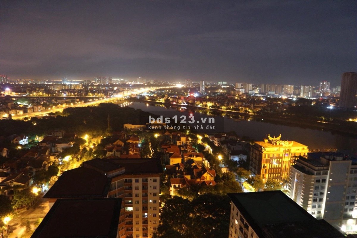 Chính chủ cần bán căn hộ 61.5m hai phòng ngủ tầng 27 view ba mặt hồ thoáng mát