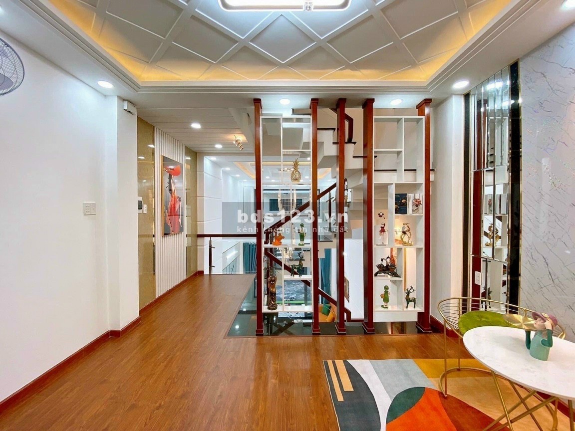 Bán nhà Lê Văn Thọ 4.2x25m Trệt 3 lầu giá 7.5 tỷ xe hơi đậu trong nhà