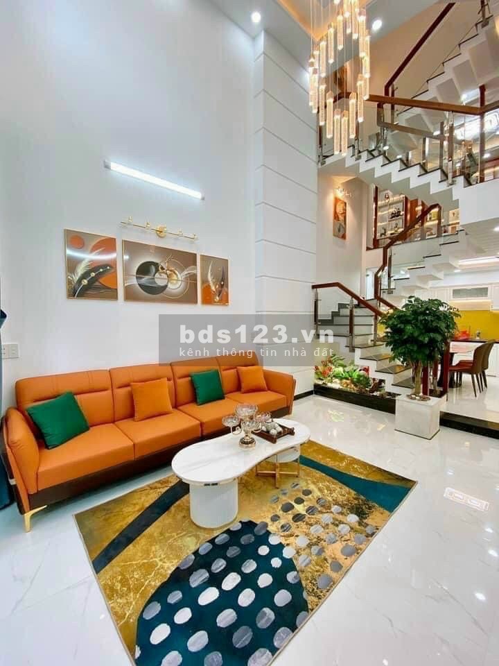 Bán nhà Lê Văn Thọ 4.2x25m Trệt 3 lầu giá 7.5 tỷ xe hơi đậu trong nhà