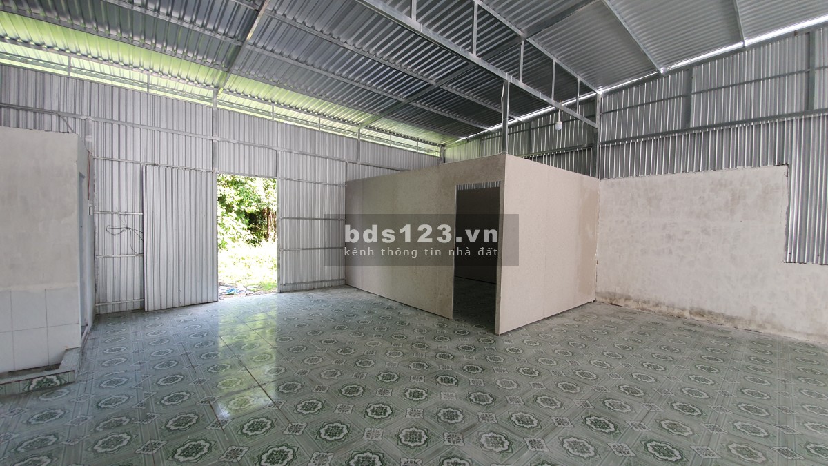 Cho thuê mặt bằng - mặt tiền đuờng 9 mét - gần chợ