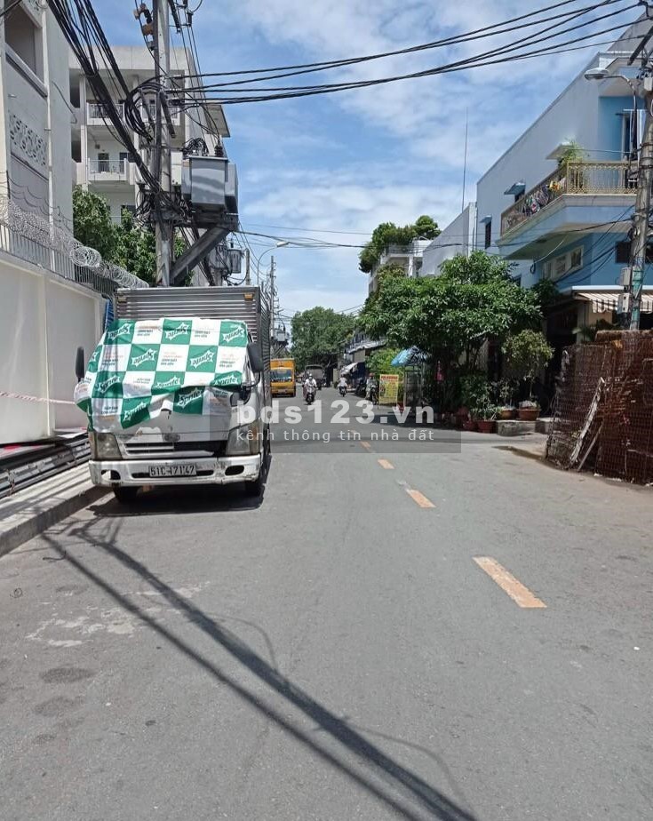 Chính chủ bán nhà CMT8, Tân Bình, 70M2, 3 tầng, hẻm 6m. Giá chỉ hơn 6 tỷ