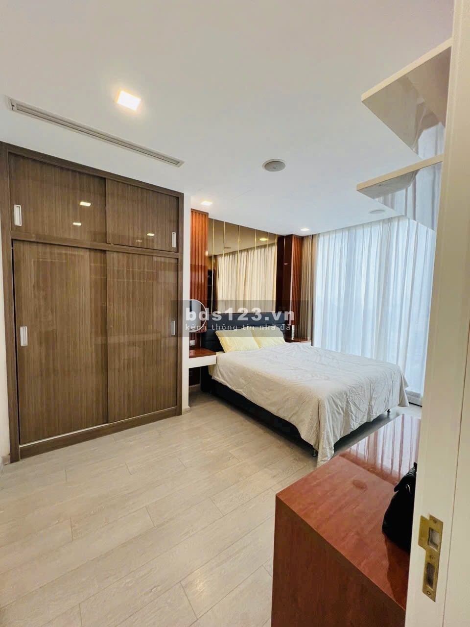 3PN đẹp như hoa hậu - Vinhome Golden River quận 1