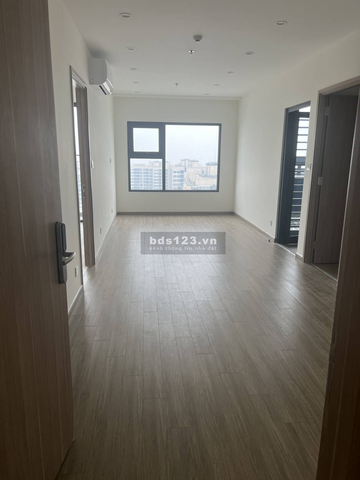 Tôi cần bán căn 2 ngủ 62m2 tòa GS1 Vinhomes Smart City 2.7 tỷ
