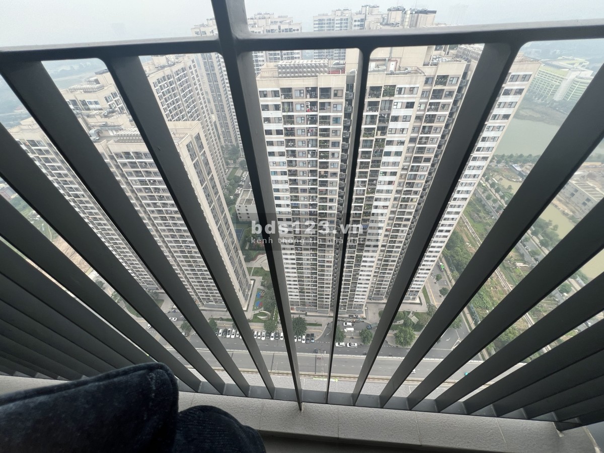 Tôi cần bán căn 2 ngủ 62m2 tòa GS1 Vinhomes Smart City 2.7 tỷ