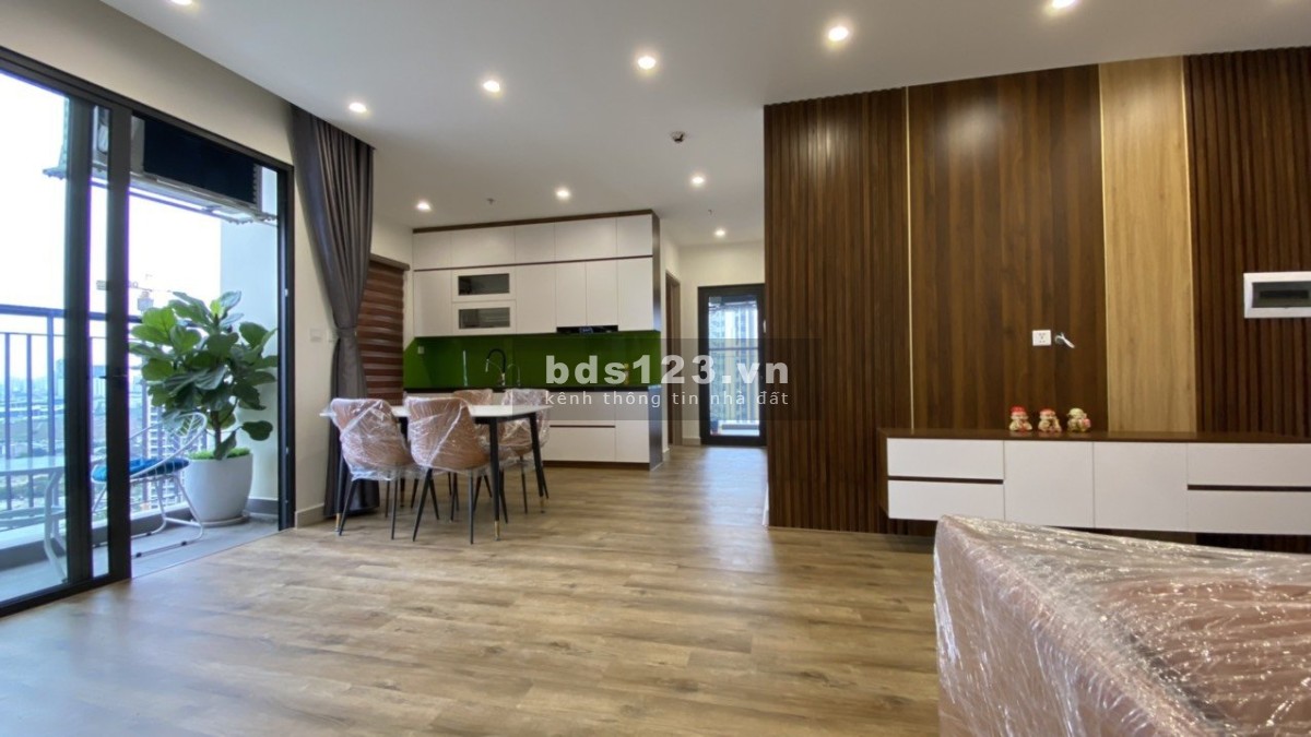Bán nhanh căn 3PN 80m2 tại Vinhomes Smart City, full gỗ đẹp, view bể bơi, bao toàn thuế phí.