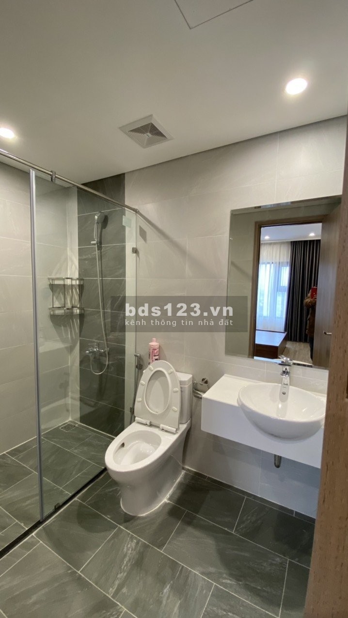 Bán nhanh căn 3PN 80m2 tại Vinhomes Smart City, full gỗ đẹp, view bể bơi, bao toàn thuế phí.