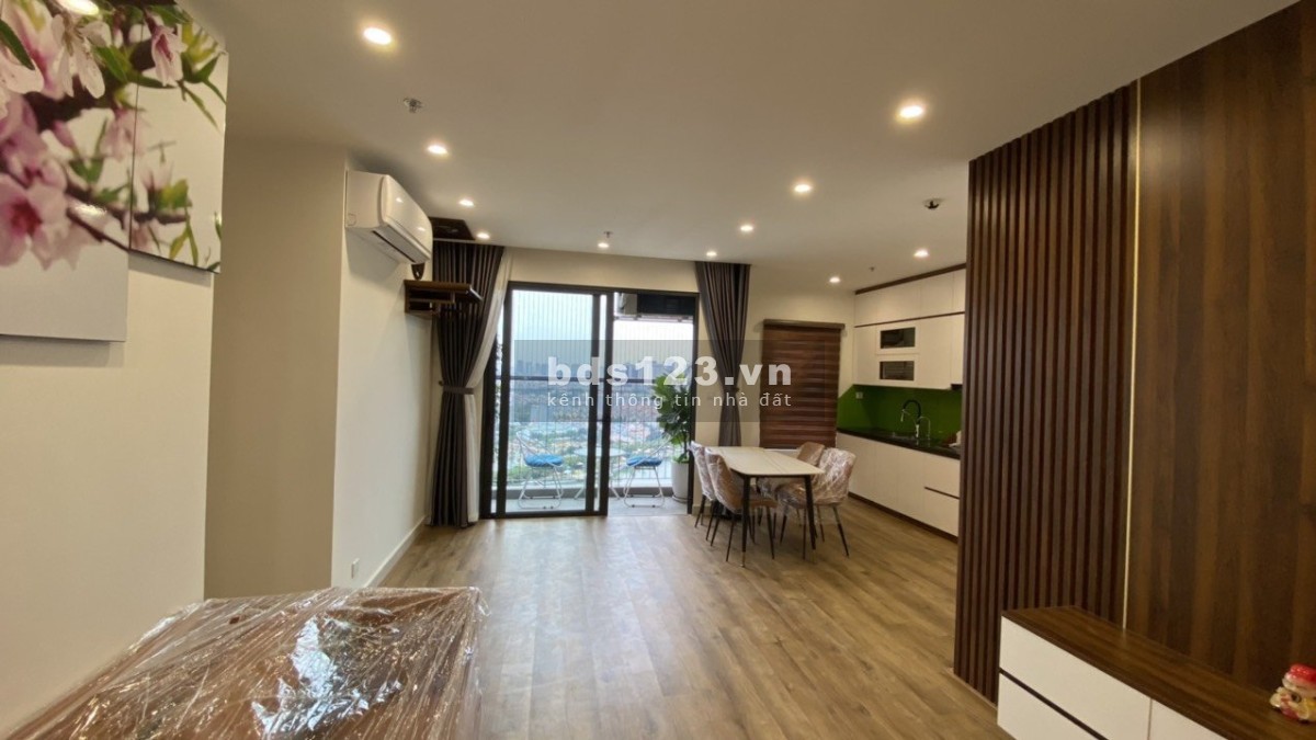 Bán nhanh căn 3PN 80m2 tại Vinhomes Smart City, full gỗ đẹp, view bể bơi, bao toàn thuế phí.