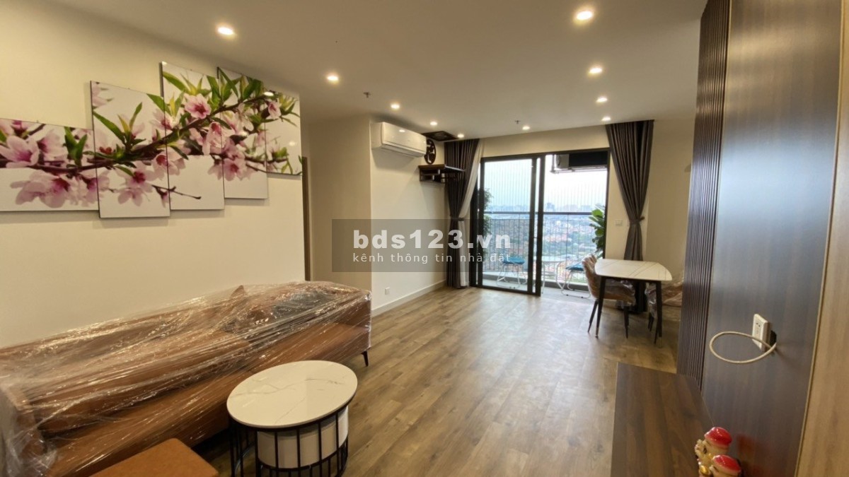 Bán nhanh căn 3PN 80m2 tại Vinhomes Smart City, full gỗ đẹp, view bể bơi, bao toàn thuế phí.
