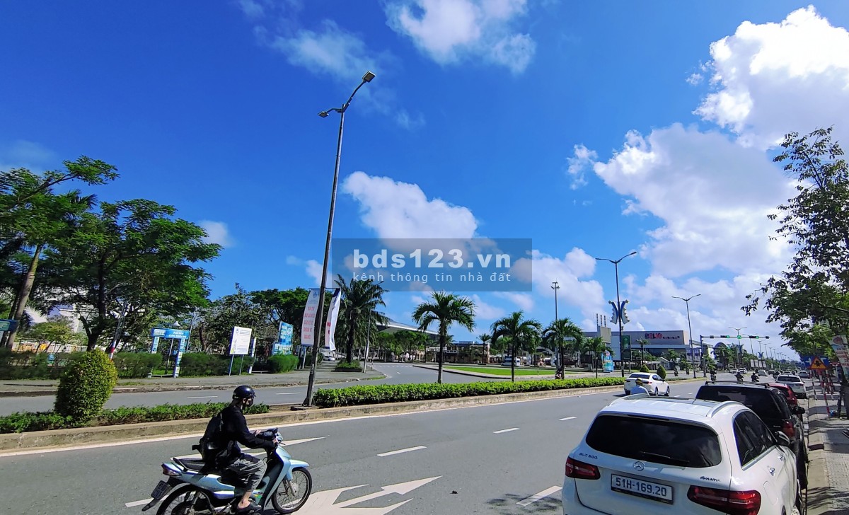 Mặt tiền đường 2/9, Hải Châu, cho thuê nguyên T1 và T2 mọi loại hình kinh doanh DT sàn 250m2