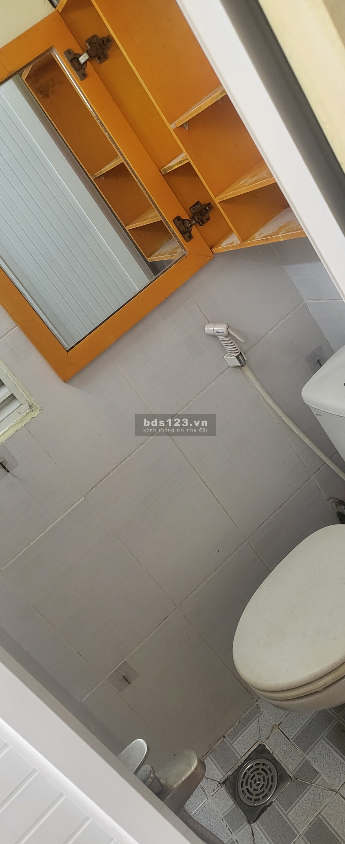 Phòng 20m2, lầu 4 thang bộ, cửa sổ, gác, tủ lạnh, lò vi sóng, Lê Lai Phường 3 Gò Vấp