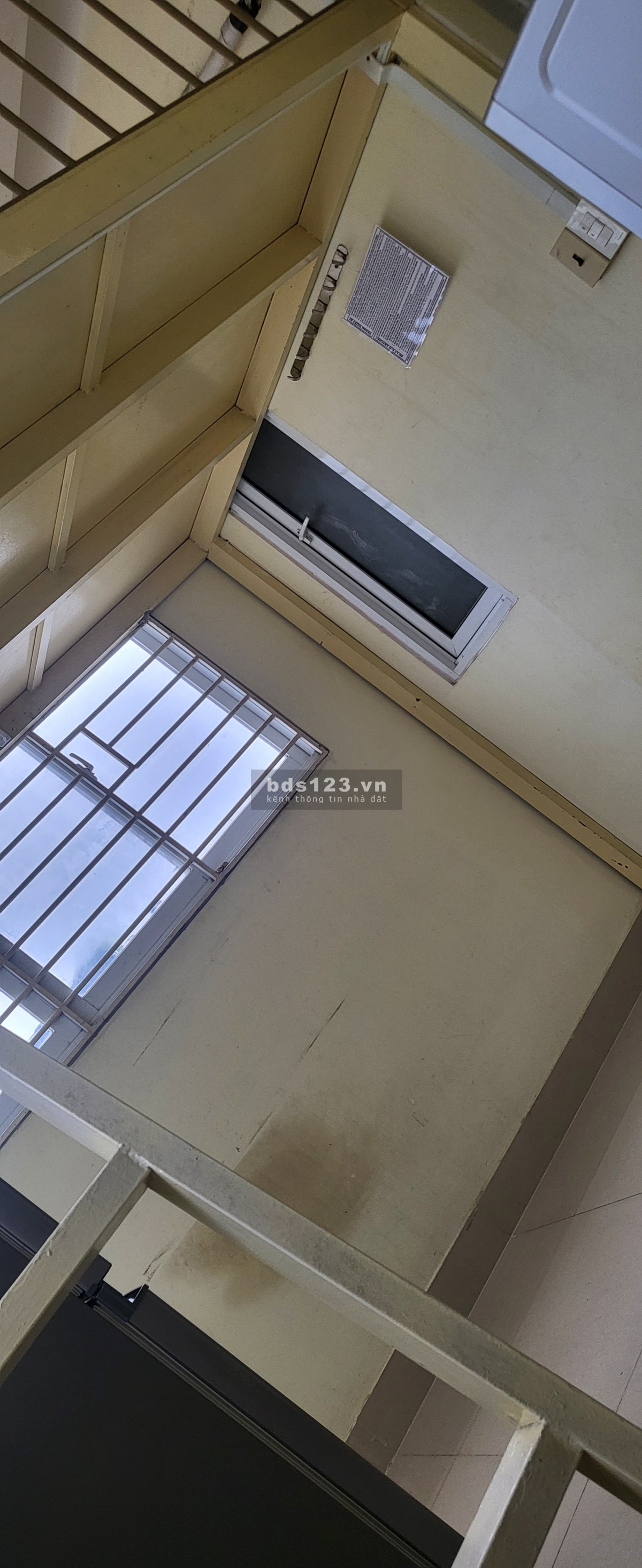 Phòng 20m2, lầu 4 thang bộ, cửa sổ, gác, tủ lạnh, lò vi sóng, Lê Lai Phường 3 Gò Vấp