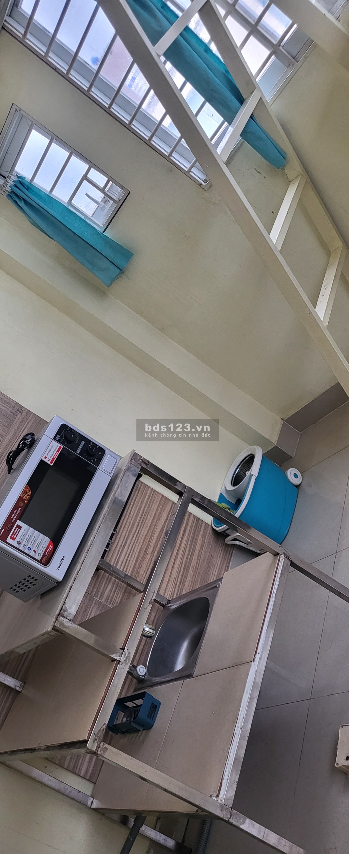 Phòng 20m2, lầu 4 thang bộ, cửa sổ, gác, tủ lạnh, lò vi sóng, Lê Lai Phường 3 Gò Vấp